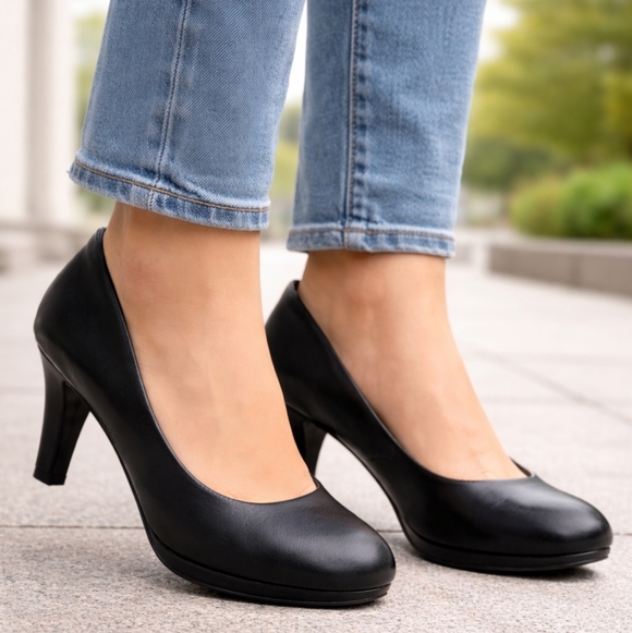 Clarks Shoes - Clarks Women’s Black Heels Size 7 Classic Comfort Pumps